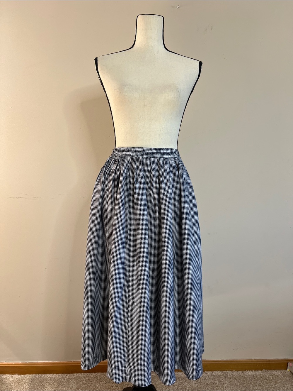 🖤✔️🐼Andrea Gayle Vintage Black Gingham Midi Skirt with Elastic Waist